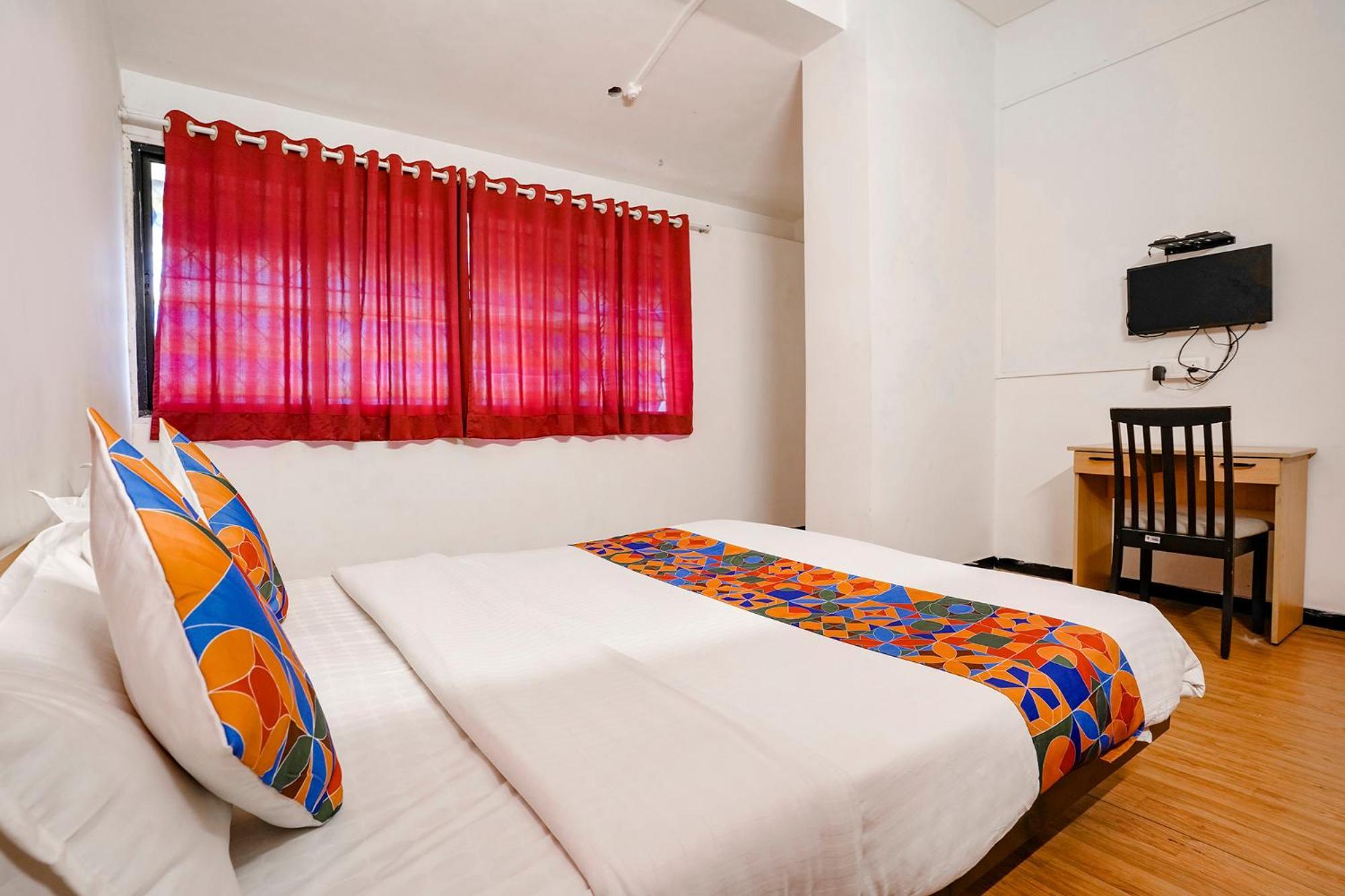 Fabhotel Saubhagya Inn Нашик Екстериор снимка