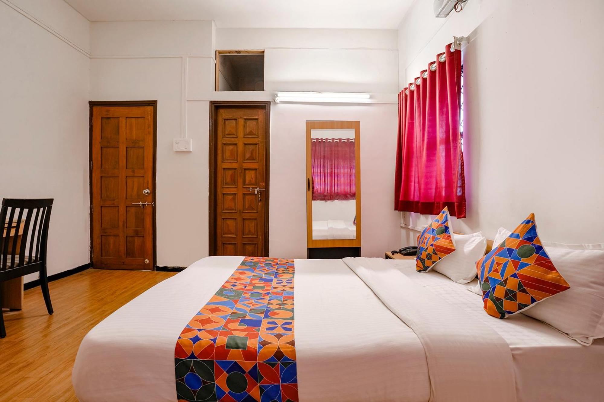 Fabhotel Saubhagya Inn Нашик Екстериор снимка