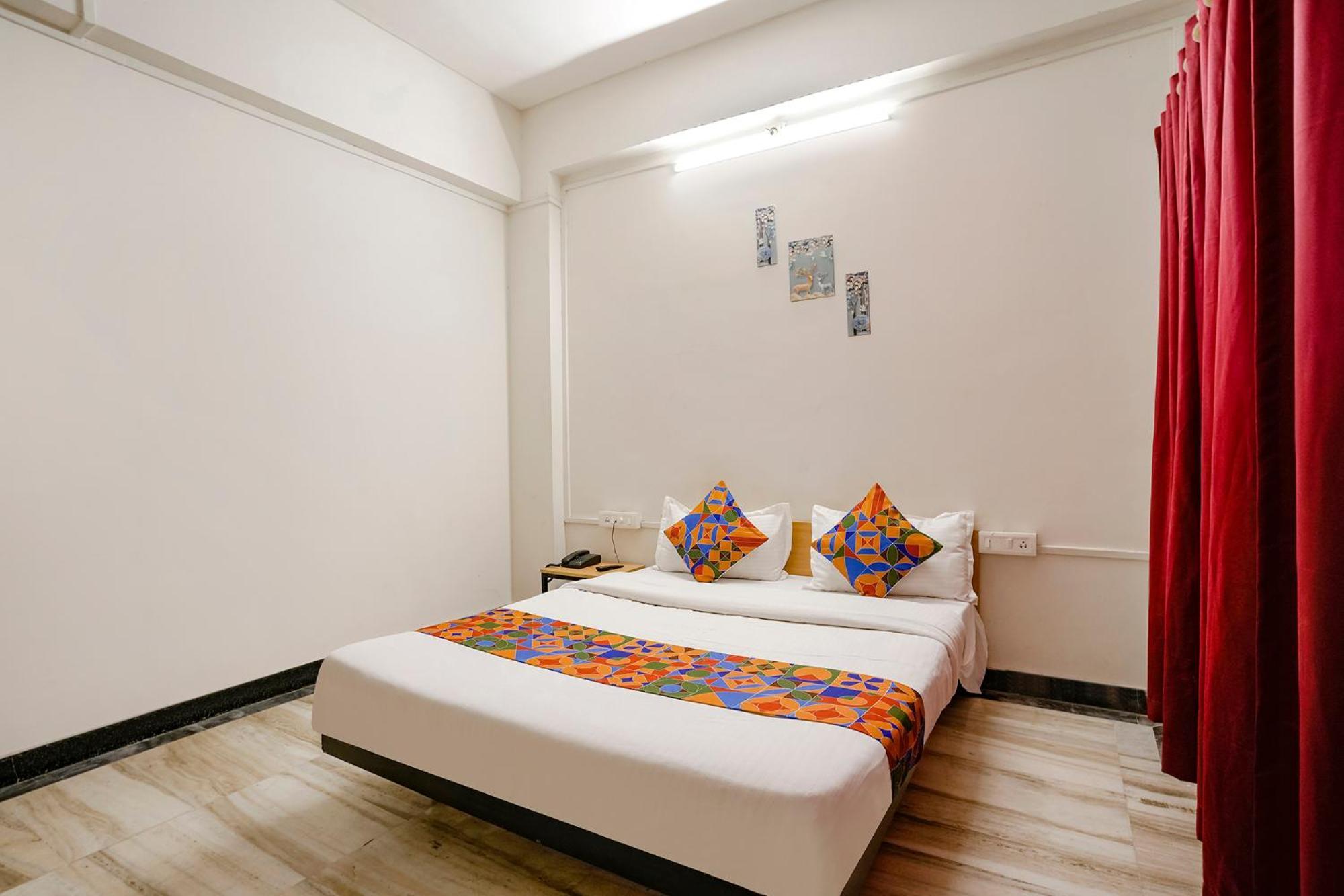 Fabhotel Saubhagya Inn Нашик Екстериор снимка