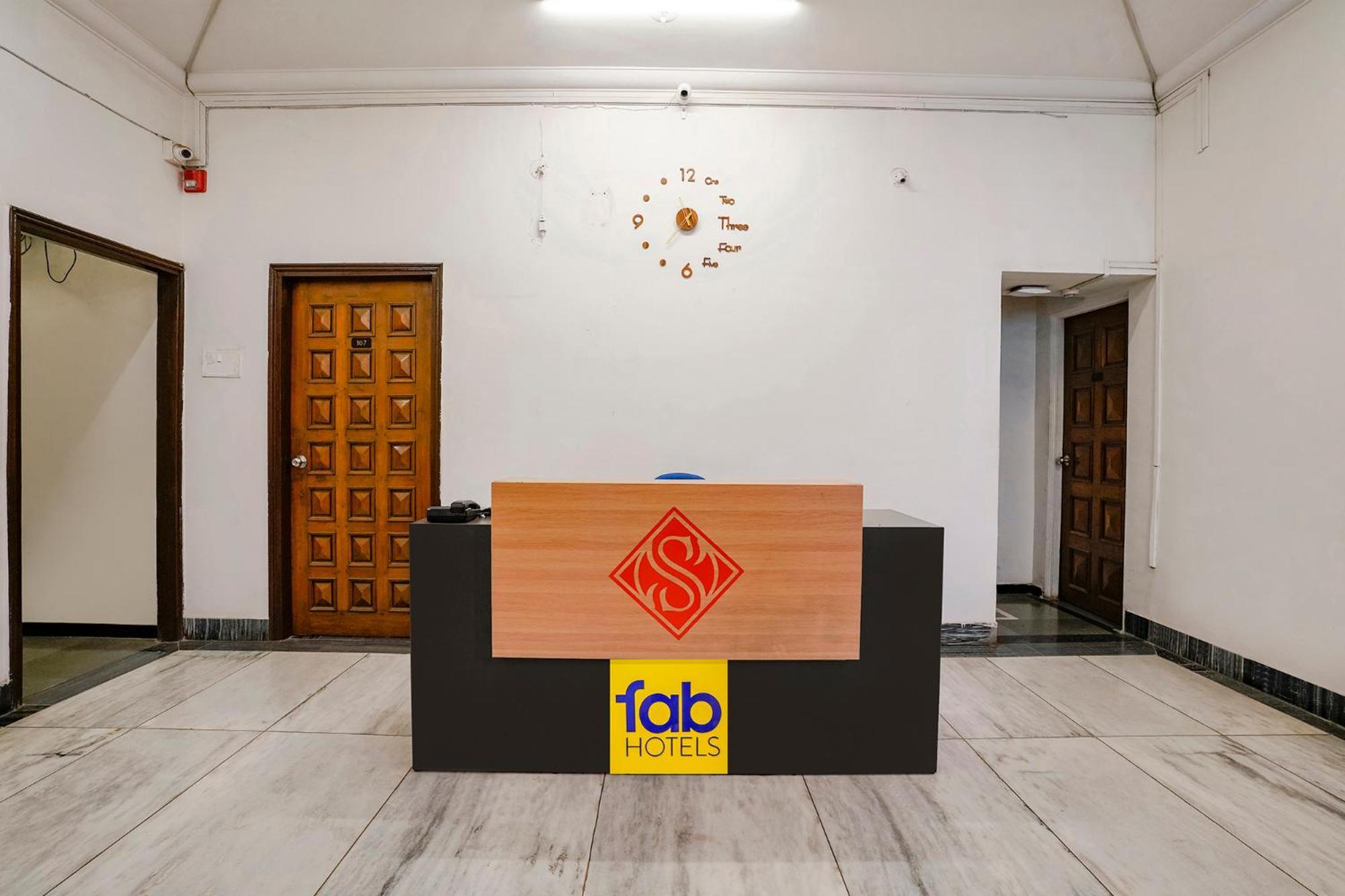 Fabhotel Saubhagya Inn Нашик Екстериор снимка