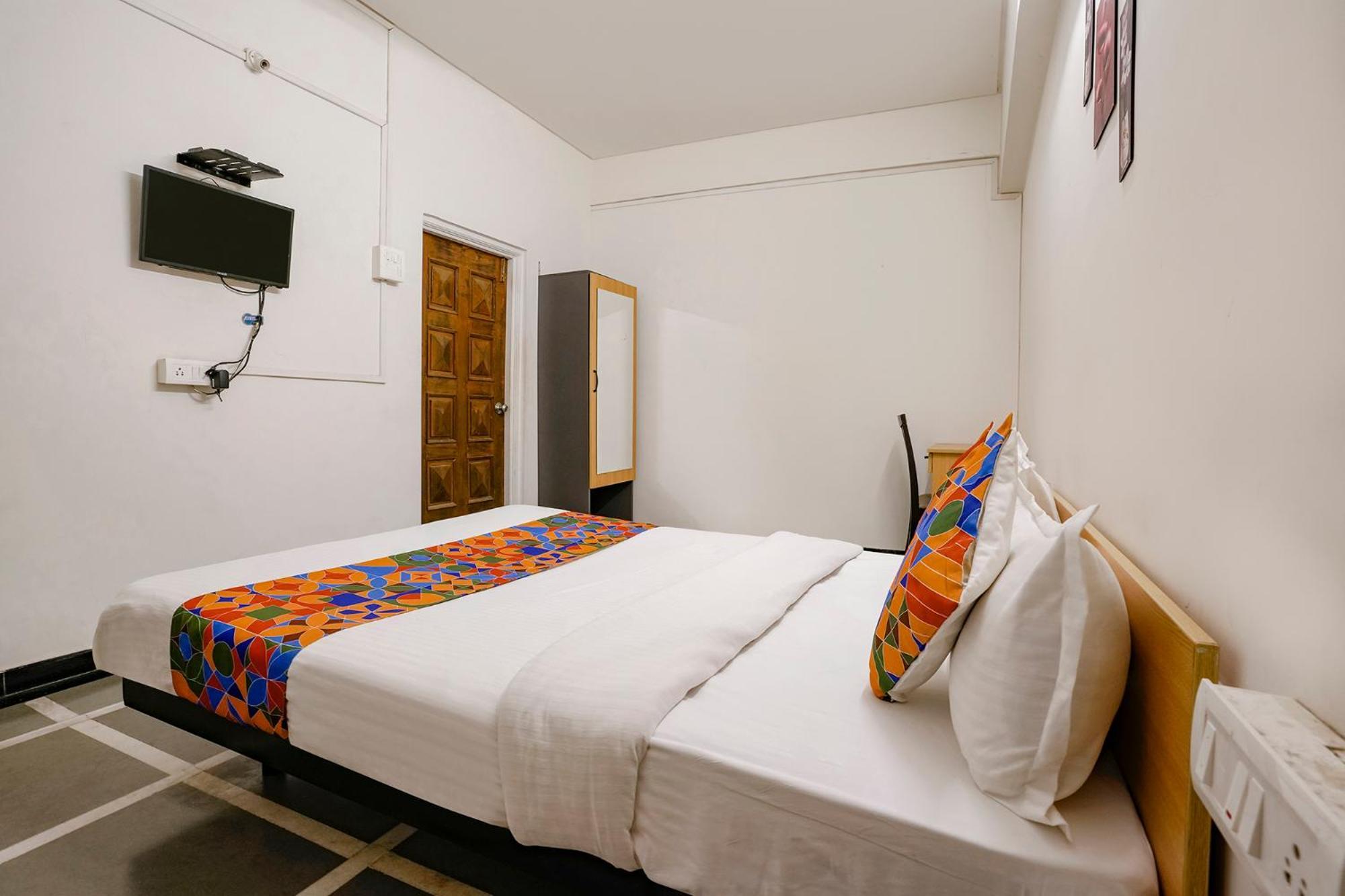 Fabhotel Saubhagya Inn Нашик Екстериор снимка
