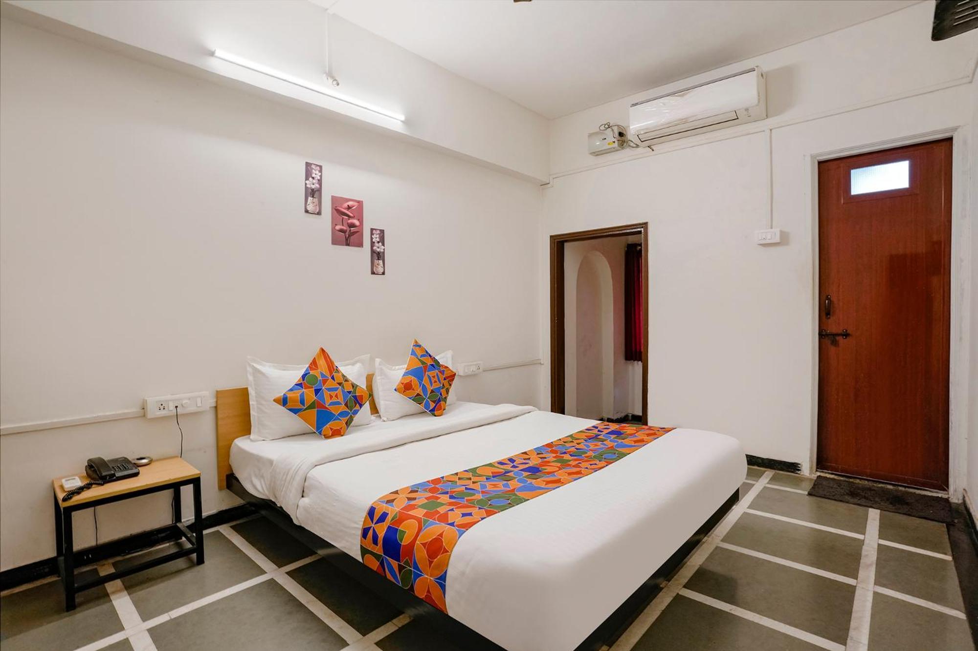 Fabhotel Saubhagya Inn Нашик Екстериор снимка