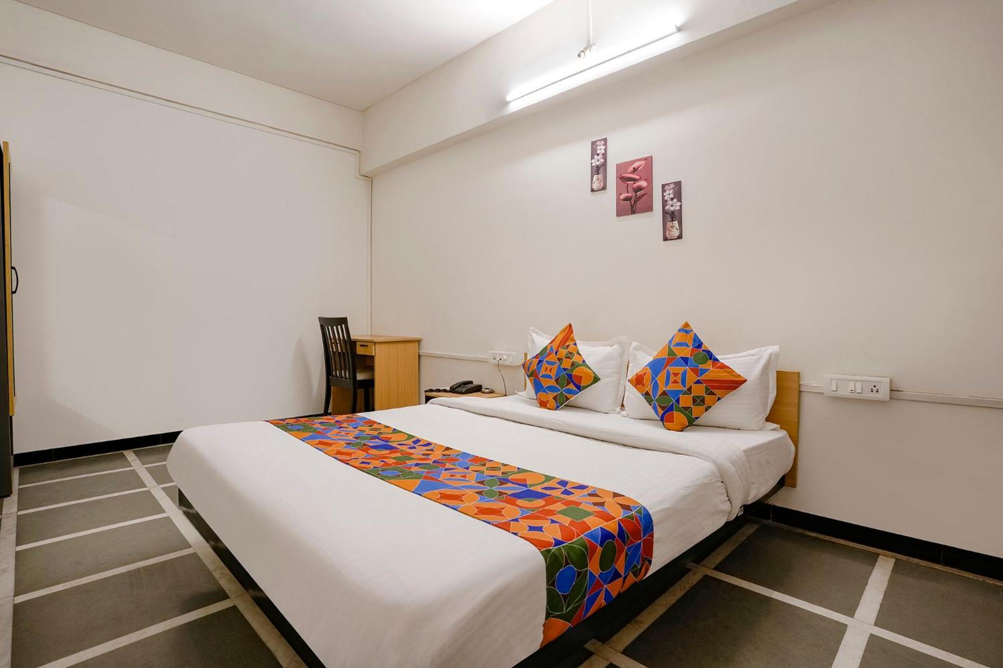 Fabhotel Saubhagya Inn Нашик Екстериор снимка